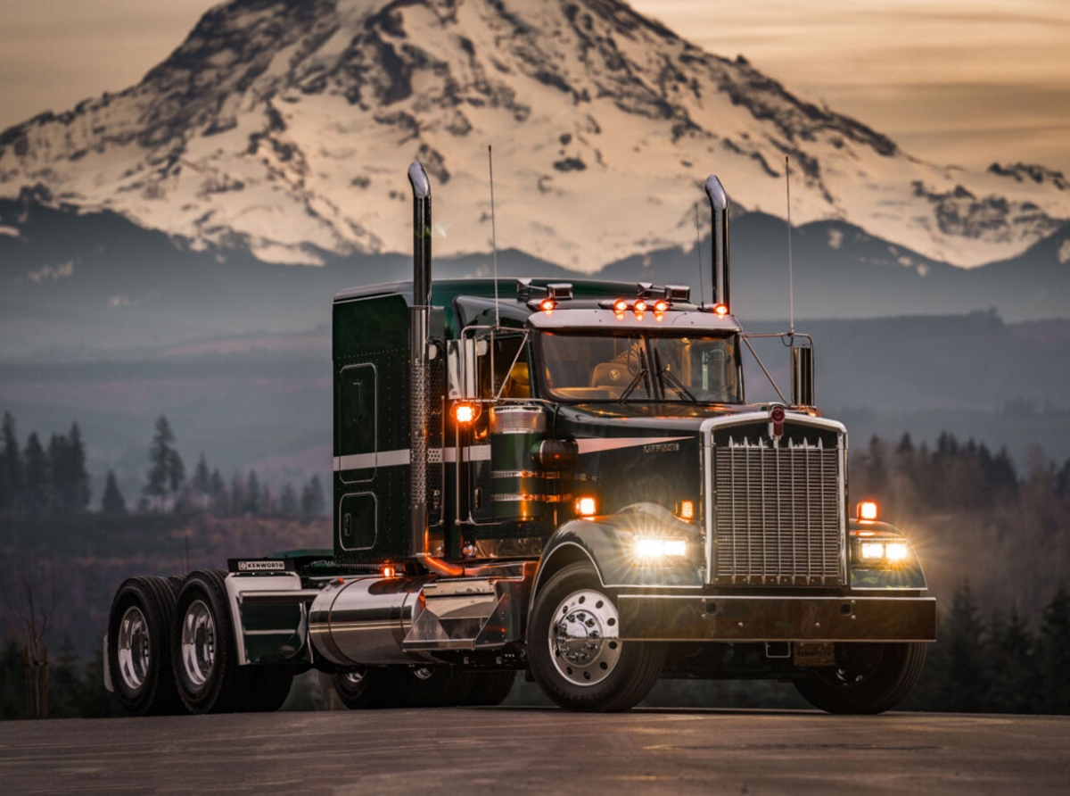 Kenworth lance le W900 Legacy