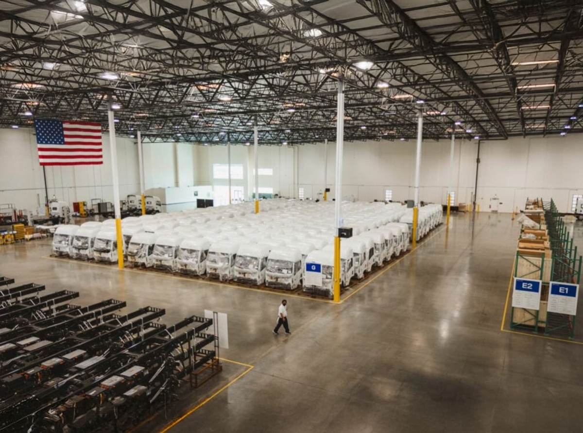 zm-trucks-arrive-en-amerique