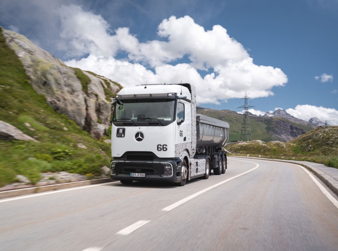 Daimler continue ses essais de camions à hydrogène