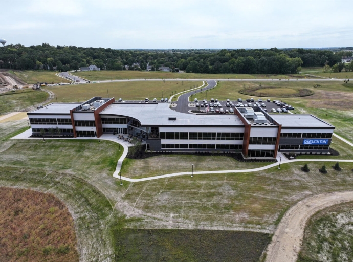 Stoughton Trailers inaugure ses nouveaux bureaux-chefs