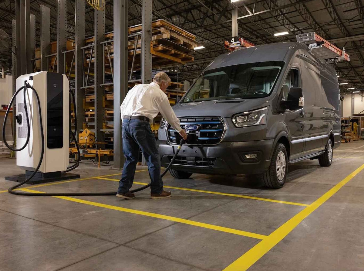 le-fourgon-ford-transit-est-ameliore-pour-2026
