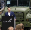 Mack Defense reçoit une subvention pour poursuivre la construction de son légendaire camion à benne