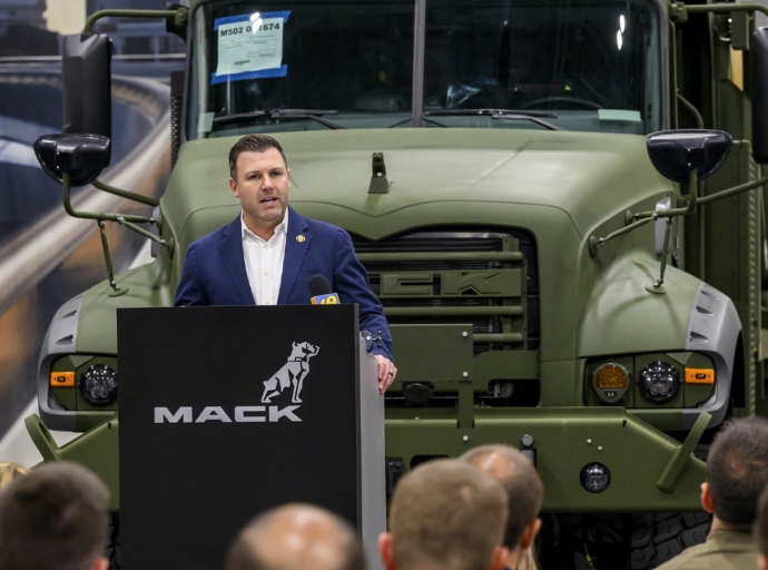 Mack Defense reçoit une subvention pour poursuivre la construction de son légendaire camion à benne