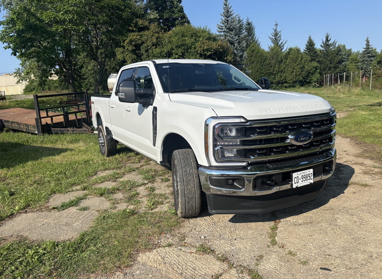 Le polyvalent Ford F-350 Crew Cab à moteur Godzilla