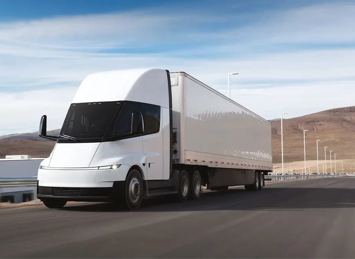 Tesla vise maintenant l'autonomie pour son Semi