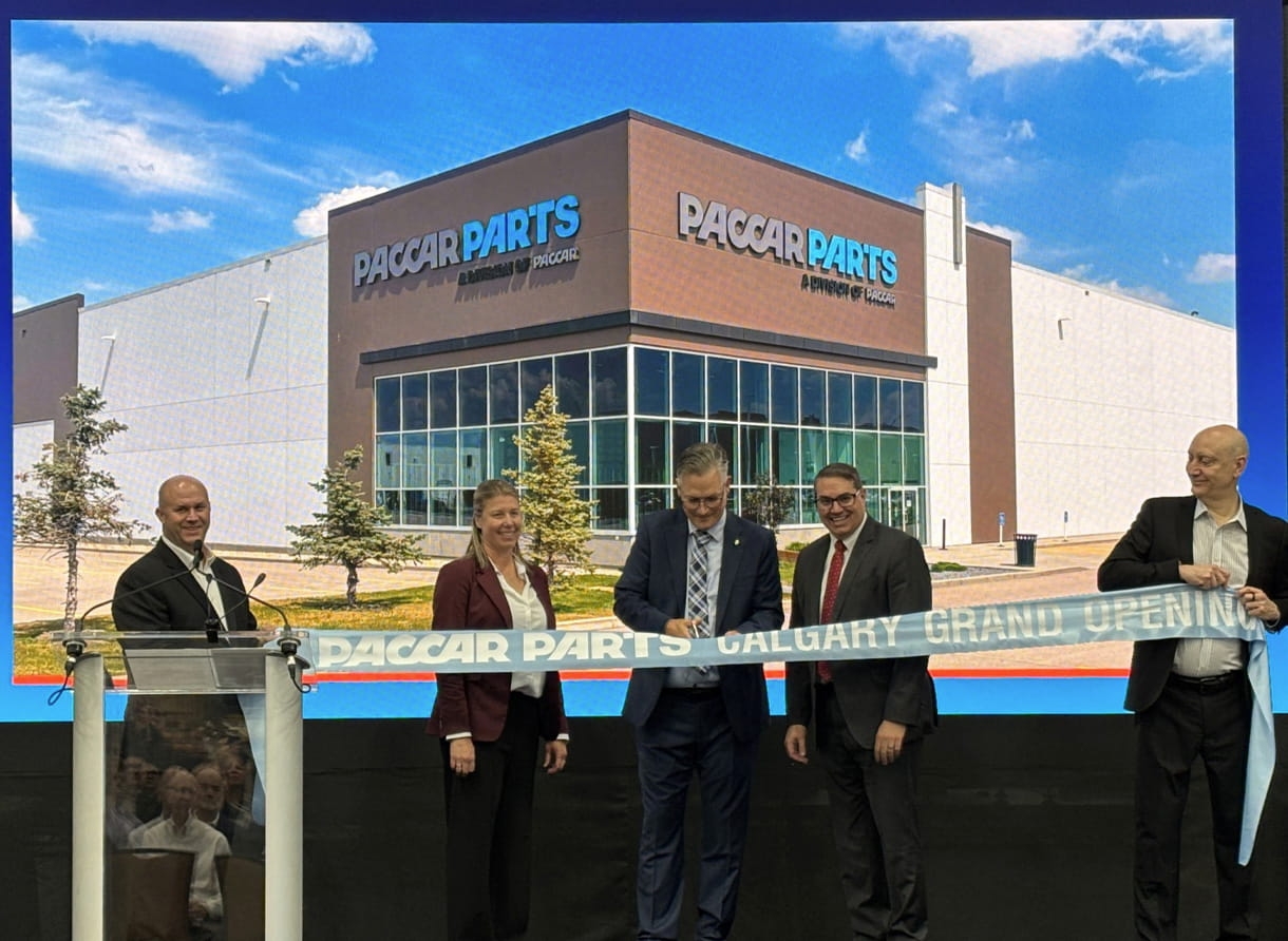 PACCAR ouvre un centre de pièces à Calgary