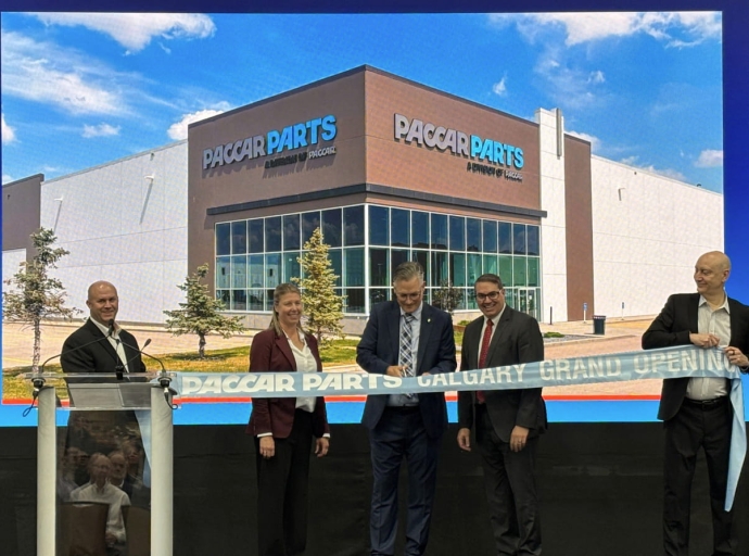 PACCAR ouvre un centre de pièces à Calgary